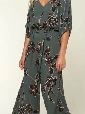 Size Medium O’Neill Kendall Floral Jumpsuit Romper